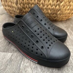 NEW Saguaro Quick Dry Rubber Shoes Beach/Outdoor/Gardening Size 42=W11.5 M9